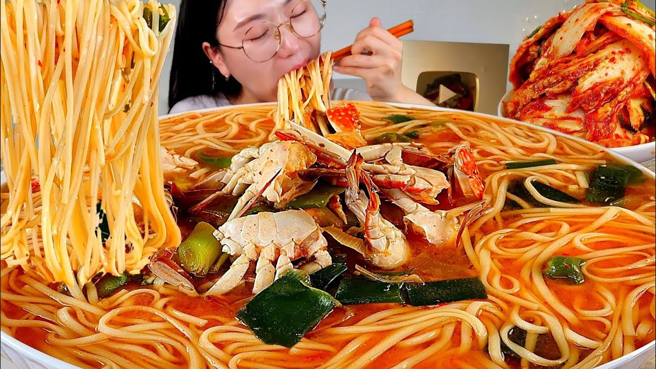 ASMR 🦀꽃게탕 장칼국수 겉절이 크으으으으 진짜 끝내줬어요👍🏻 칼국수 리얼먹방 :) Crab doenjang kalguksu MUKBANG
