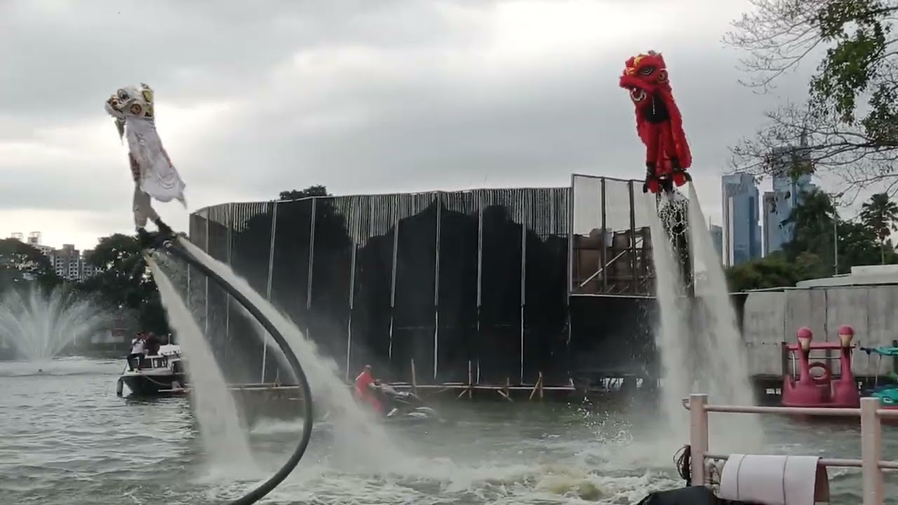 AERAL LION DANCE DI SENAYAN PARK