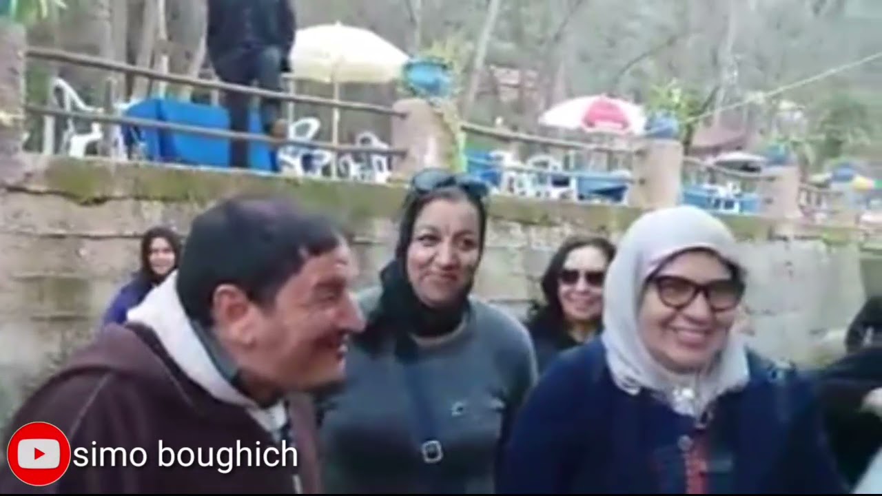 شاعر أوريكا يعود من جديد و يعطي درس في الشعر للأساتدة