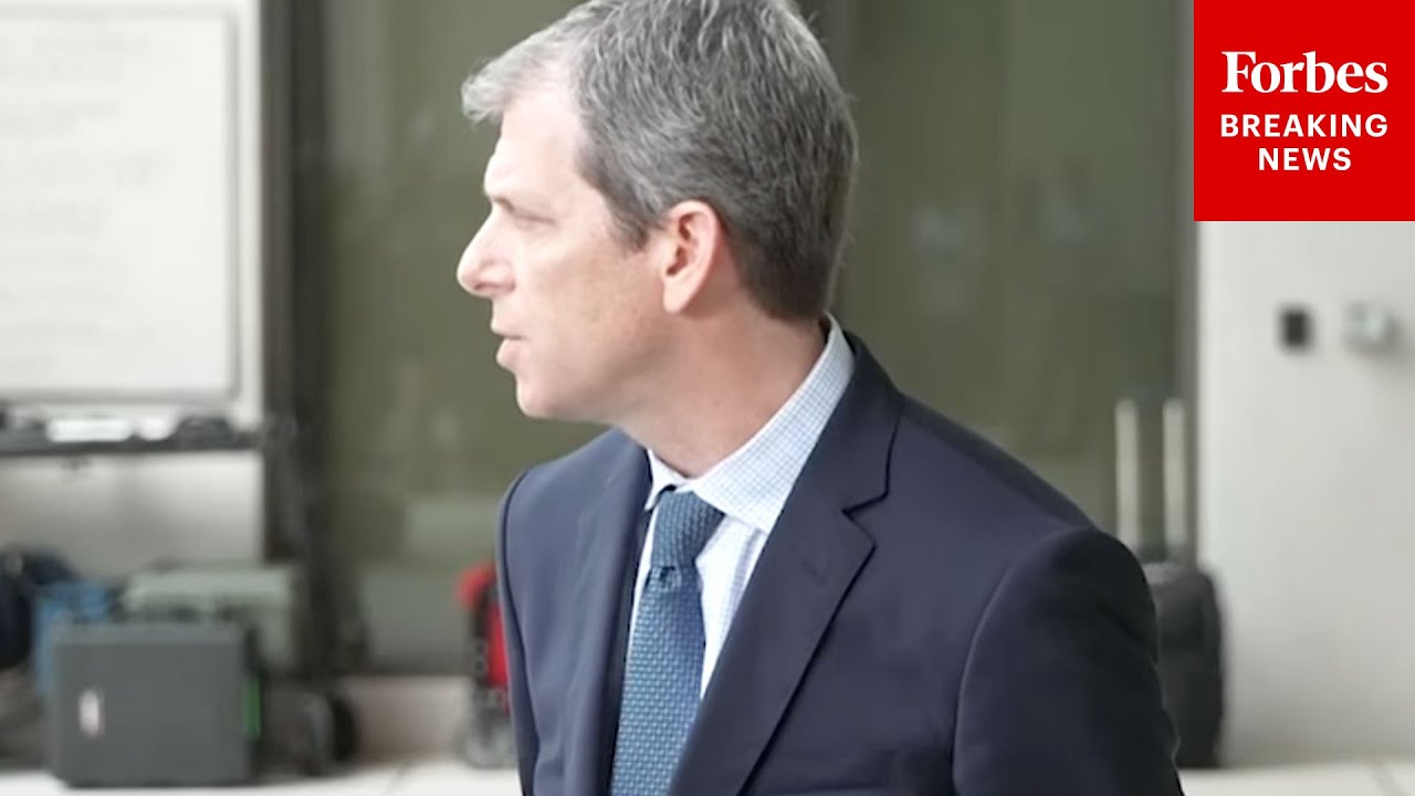 Ghislaine Maxwell's Attorney Claims Govt Reneged On Promise Not To Prosecute Epstein Co-Conspirators