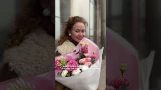 Мужчины, не забывайте радовать своих девушек цветами и приятными сюрпризами 🔥