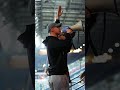 🧡 Валерій Бондар заряджає у фан-секторі разом з уболівальниками #Shakhtar #football #soccer #футбол