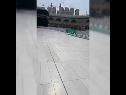 الآن يتم إغلاق أبواب الحرم ومنع الدخول ورفع جميع سجاد الحرم لتعقيمها وتعقيم الحرم بالكامل