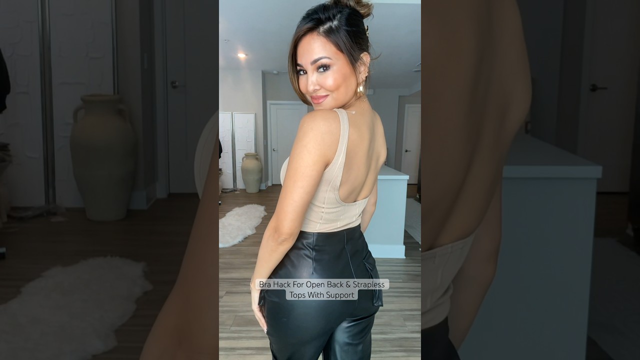 Bra hack for one shoulder tops!😍 Save for later!✨⁣ -⁣ @linanoory