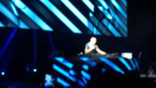 TIESTO in Manila: Can't Stop (Moguai ft Niles Mason)