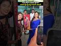 అభిమాని ఇచ్చిన గిఫ్ట్ ని చూసి శ్రీముఖి రియాక్షన్ చూడండి! #sreemukhi with fan at airport #shorts #yt