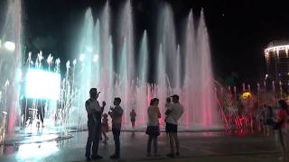 Свето-музыкальный поющий фонтан на Театральной площади, Краснодар 7 августа 2016