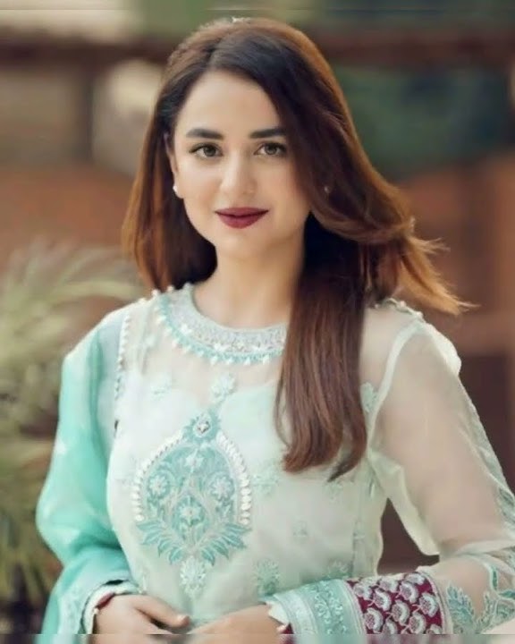 #terebin fem #yumnazaidi beautiful outfits in #serial #terebindrama
