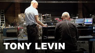 Tony Levin - Peter Gabriel showing Tony and the band 