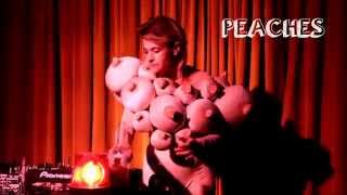 ODE TO PEACHES