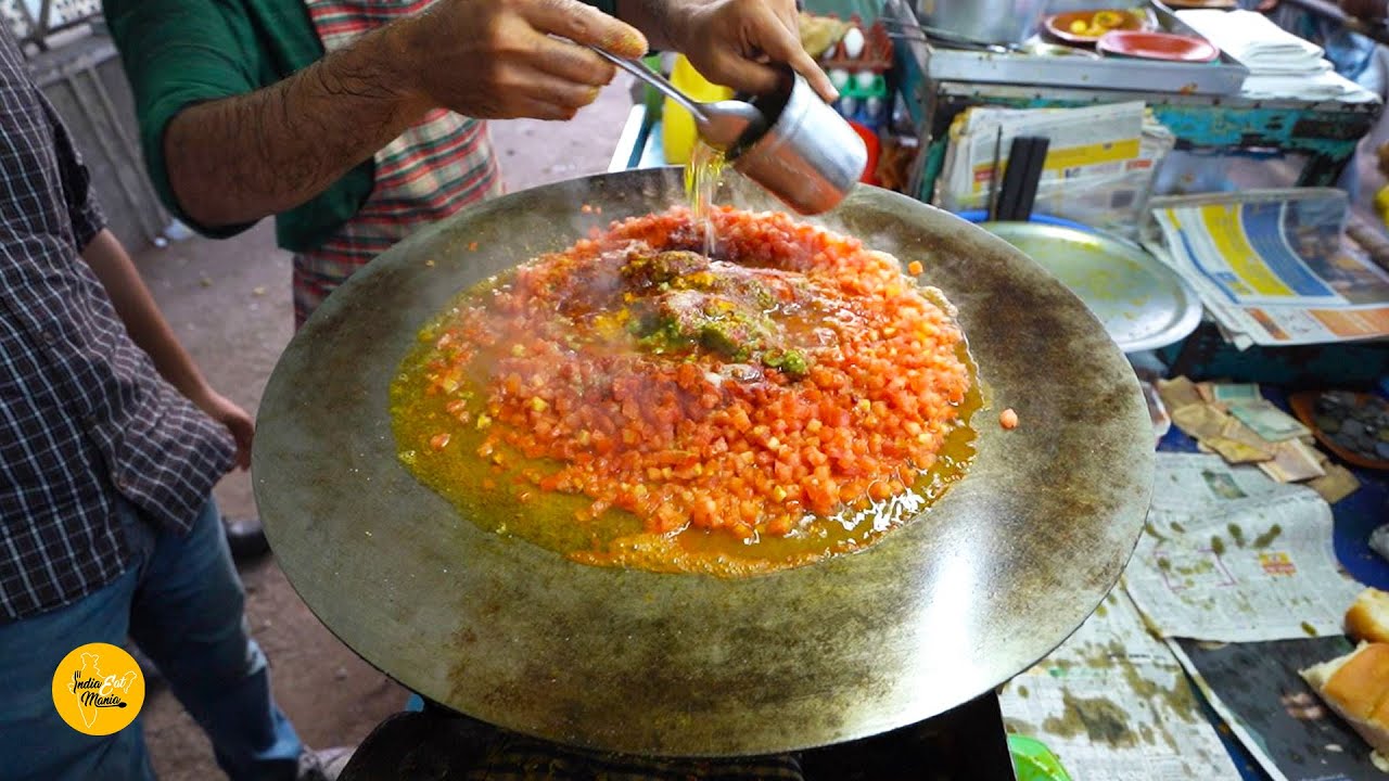 HUGE 20 Eggs Tomato Bhurji Making Rs. 35/- Only l Bharuch Street Food | INDIA EAT MANIA