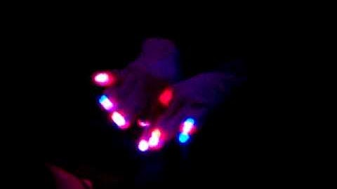 (Liquidemotions.com) Swan Glove Set Light Show