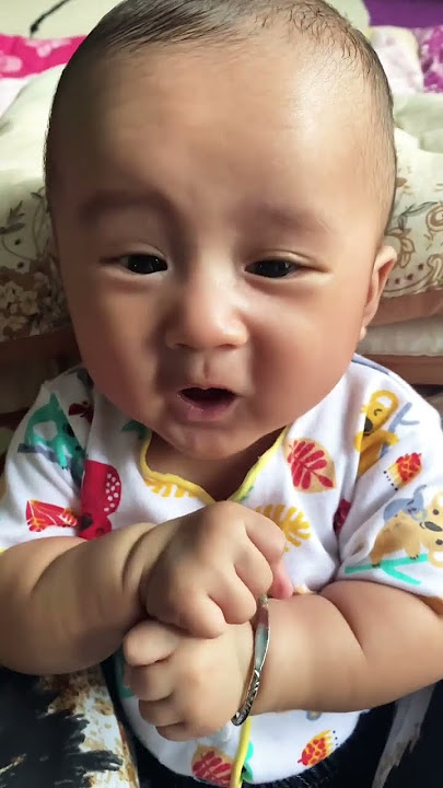 bayi 3 bulan ngoceh