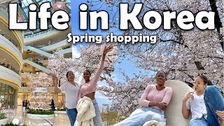 Spring in Korea vlog🌸 | Spend the first Seoul Spring day with us - picnic, cherry blossoms, fashion