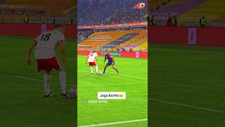 Ronaldinho Deslumbra Con Su Jota Bonito En Partido De Leyendas