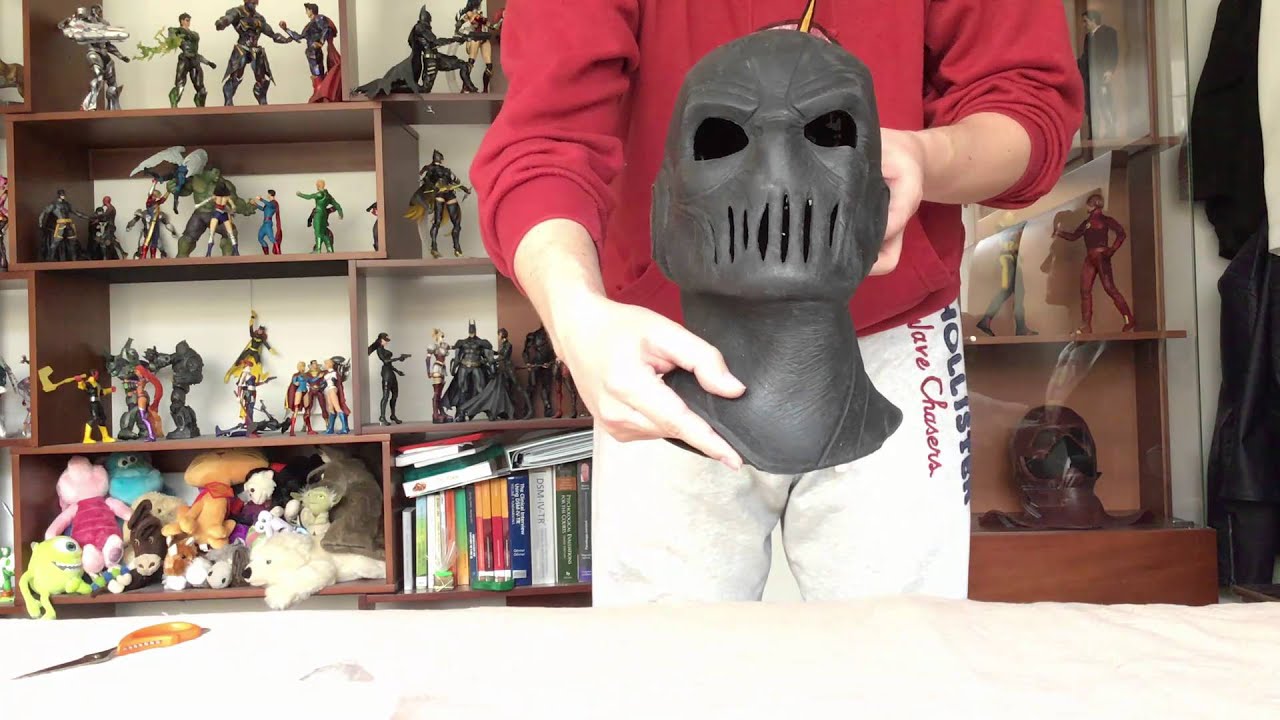 Unboxing The Zoom Cowl Mask Youtube - cw zoom mask roblox