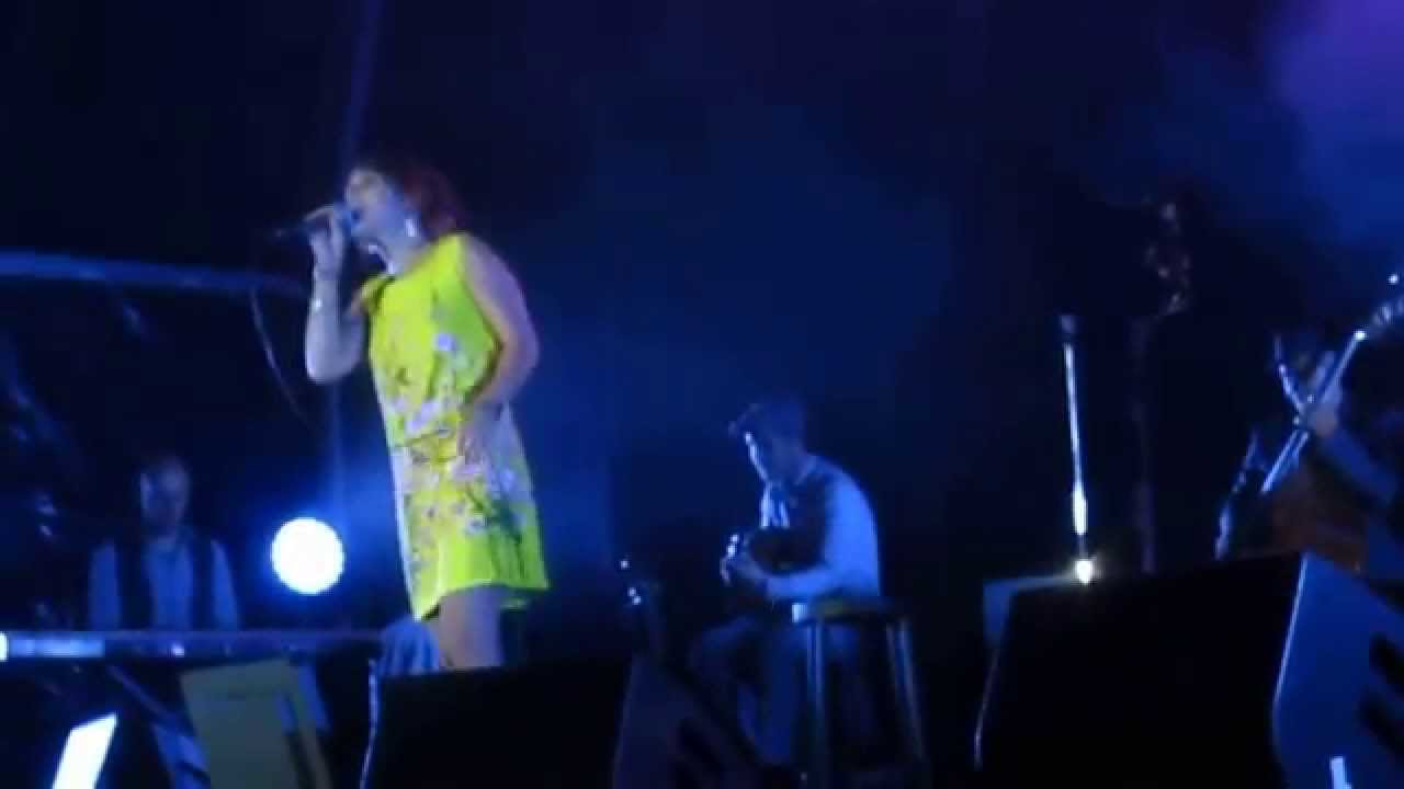 ZAZ La vie en rose Barcelona 2015 final del concierto YouTube