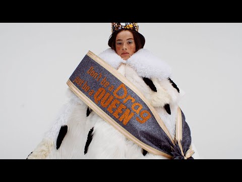Haute couture AH 2021/22 : Les nouvelles reines de la mode de Viktor & Rolf !