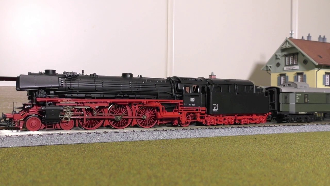 ROCO 72208 BR 03 1021 DCC Sound - YouTube