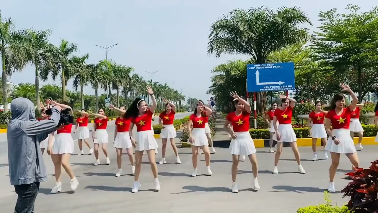 Hay đến với con người Việt Nam tôi. nhảy dân vũ đạt giải nhất tỉnh hải dương