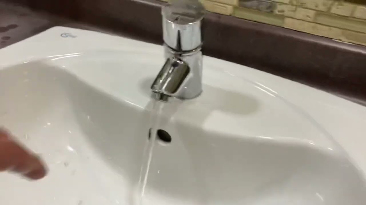 KINGWE Jetdrys (Osily Cyclone) (Old Guest Services) at Yorkshire Wildlife Park 🚹