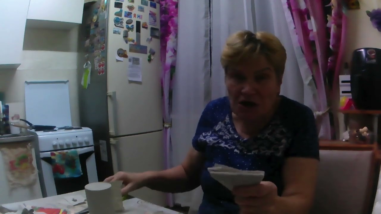 Длинные зимние деньки,клею морковь.