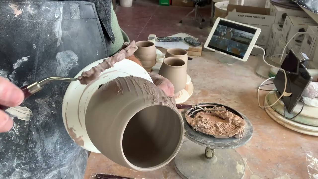 Новый способ изготовления чайных пиал из остатков глины.