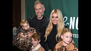 Jessica Simpsons Lookalike Kids And Husband Celebrate Her New Memoir
