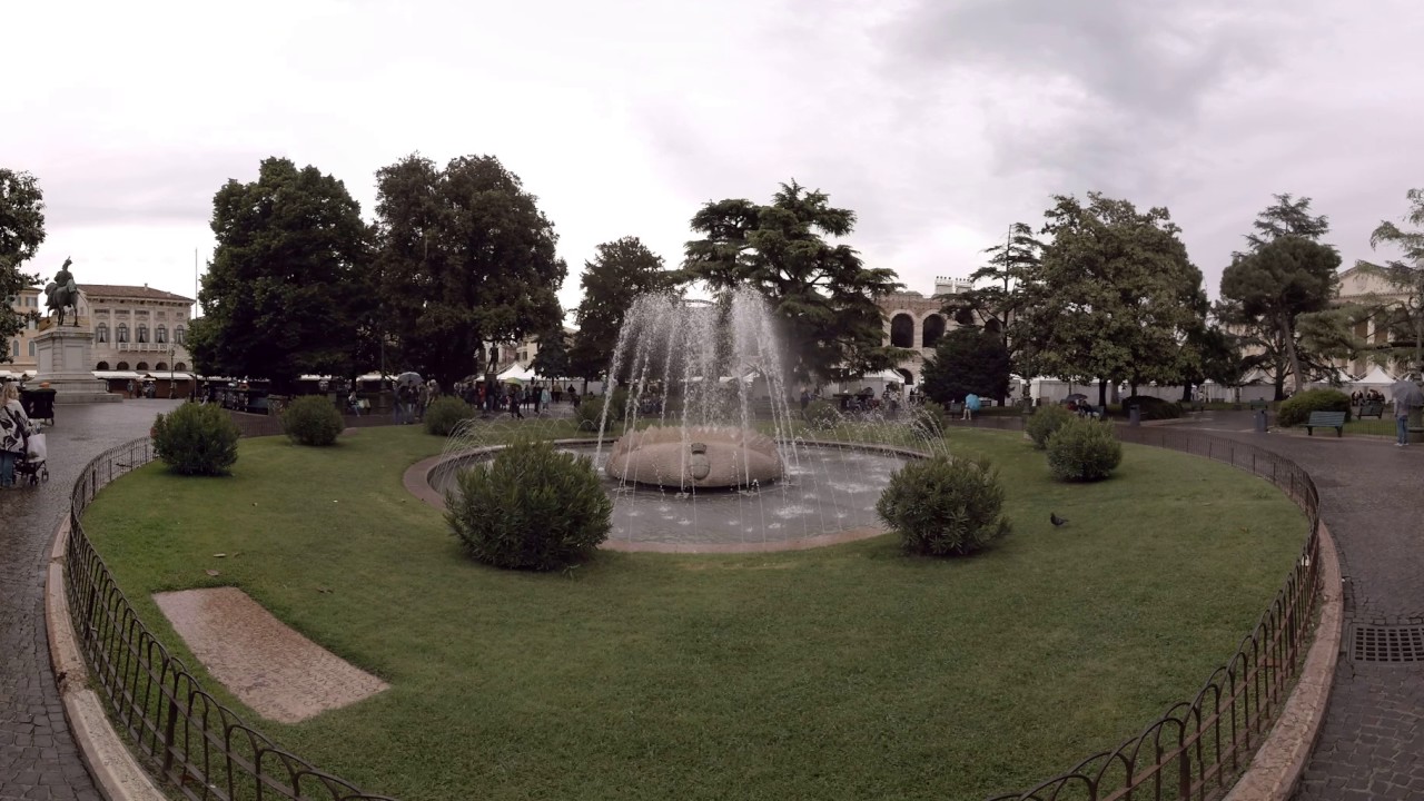360 video: Fountain at Piazza Bra, Verona, Italy
