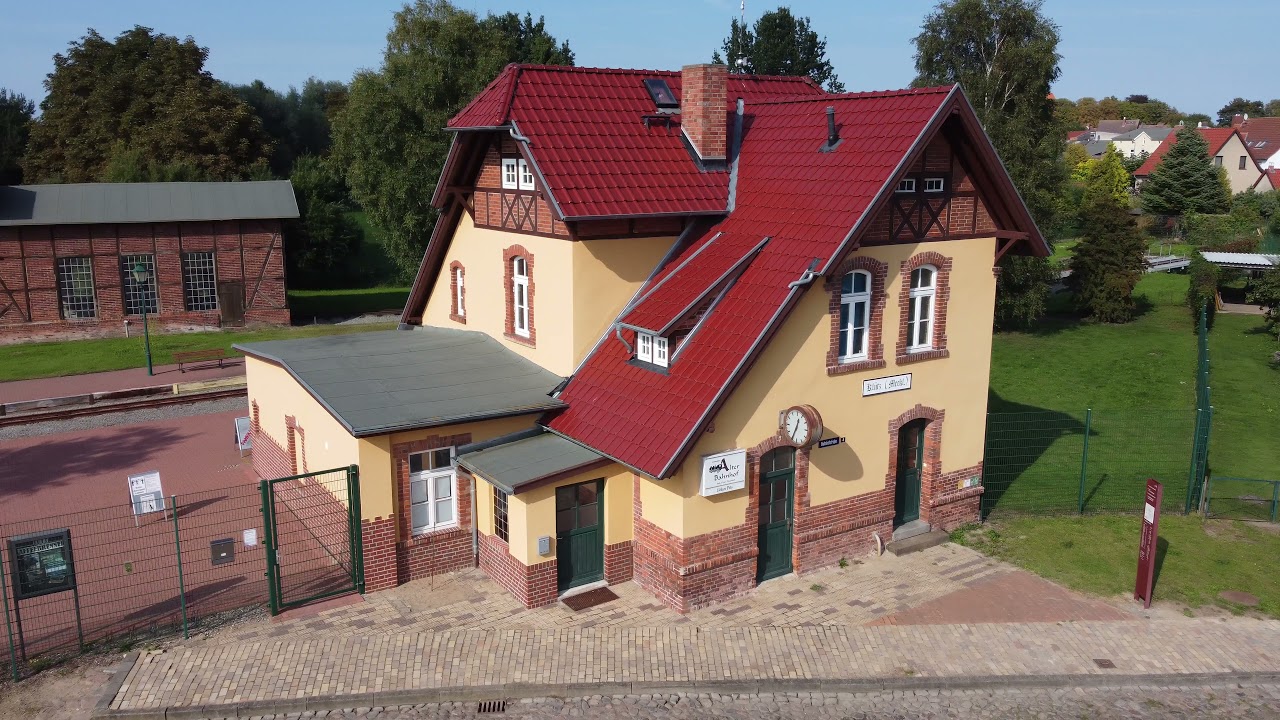 Die Schlossstadt Klütz aus der Vogelperspektive (4K)