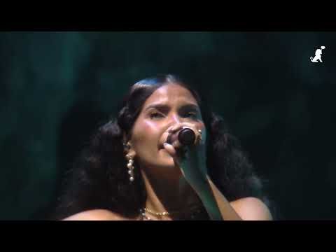 Bad Bunny ft. Chuwi - Weltita / Latin Grammy 2025 / Univision