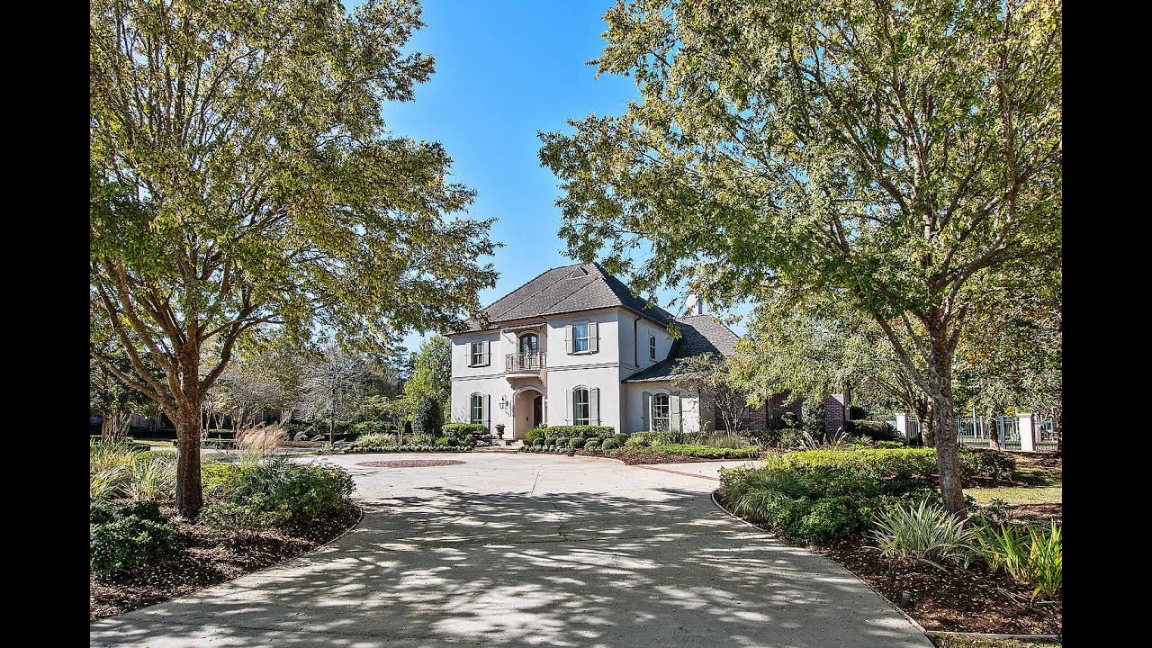 SOLD!! Luxury Home For Sale on Over 2 Acres Just Outside of Baton Rouge
