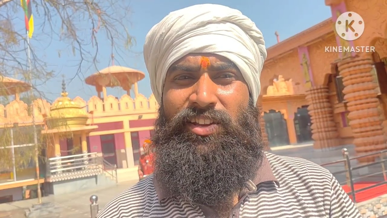 महादेव सेवा समिति नौशेरा के सदस्यों ने नौशेरा ठाकुरद्वारा में लंगर लगाया