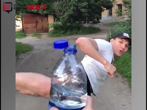 В Сети новый флешмоб #bottlecapchallenge