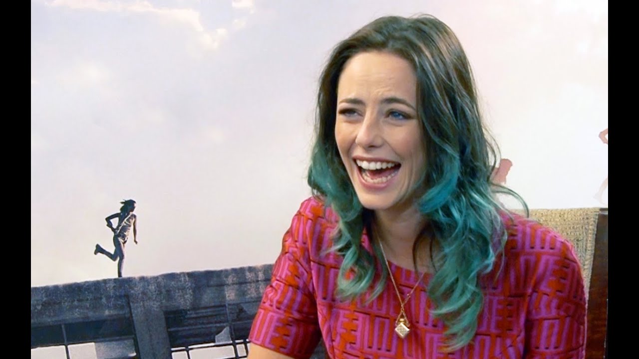 KAYA SCODELARIO EM... BANHEIRA DO GUGU?