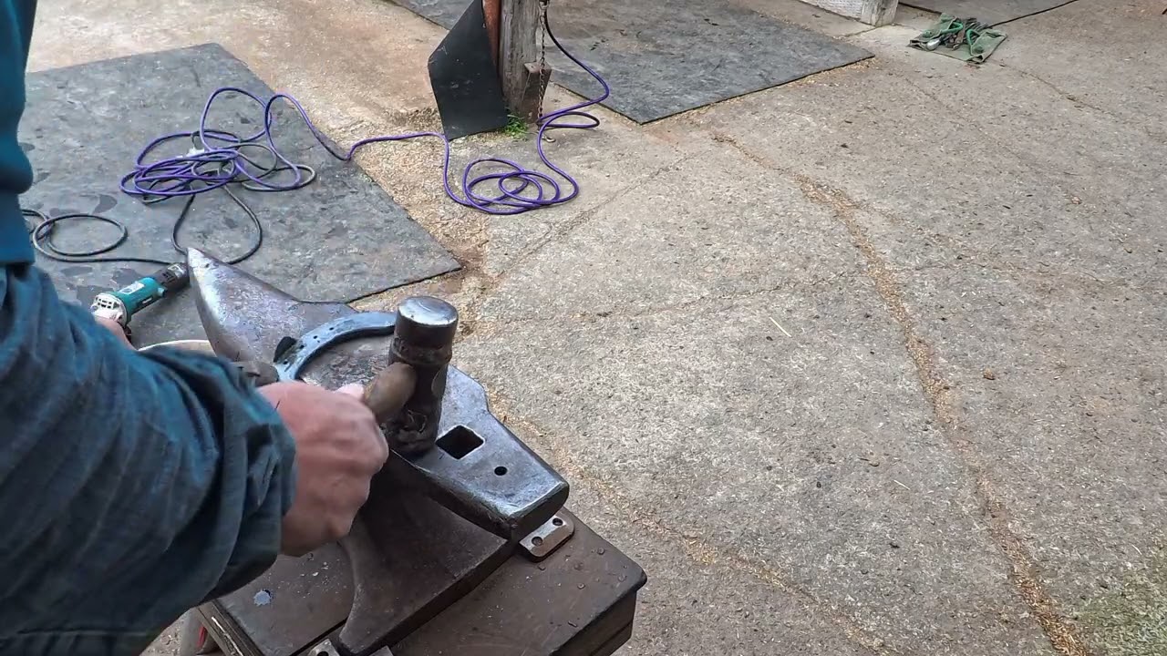 鉄を叩く音｜馬具づくりの加工音【作業用・睡眠用】