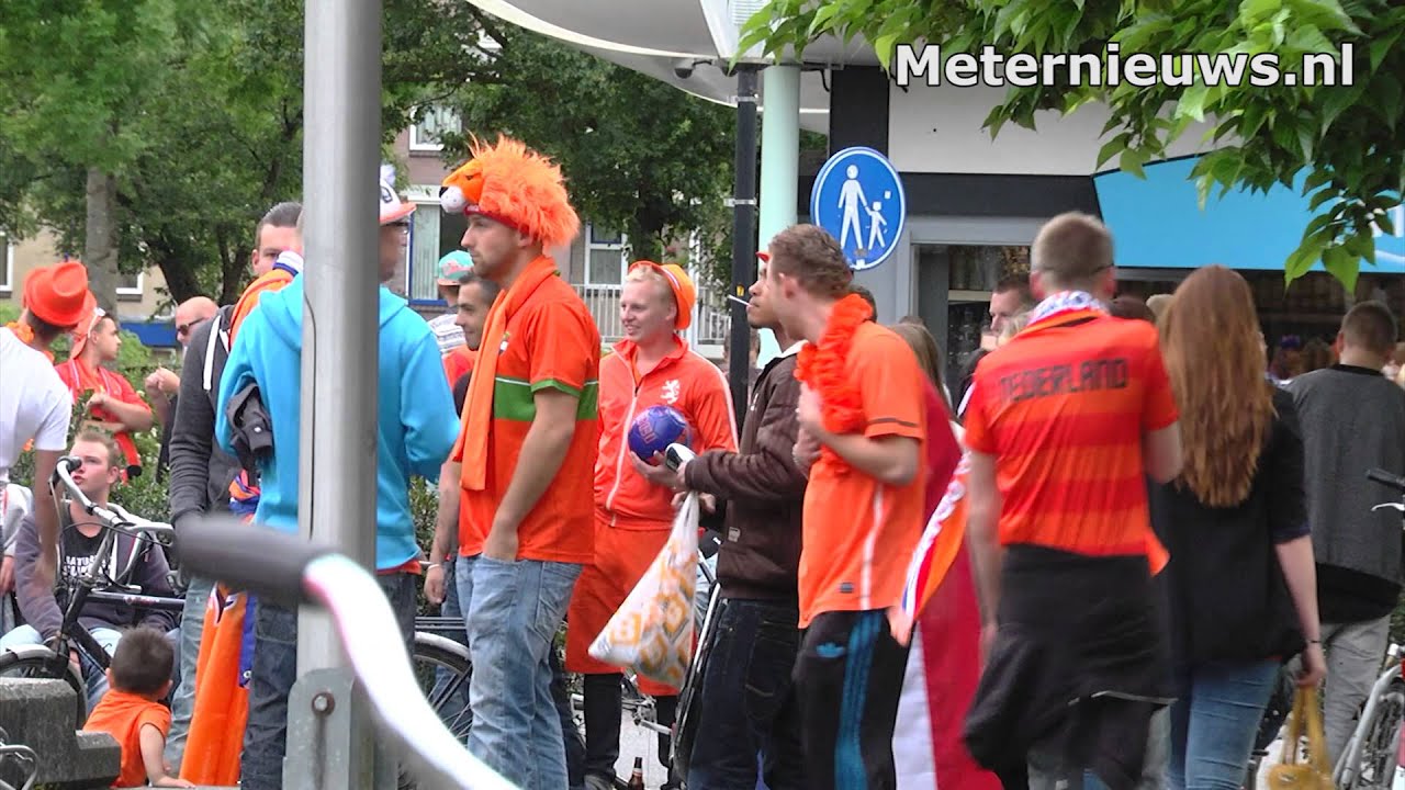 Politie goed aanwezig op Oranje rotonde
