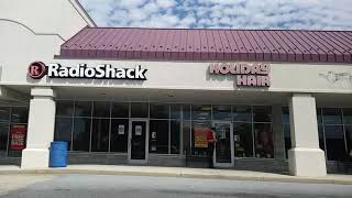 Closed raido shack and Hallmark store Elizabethtown PA