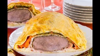 Потрясающее блюдо! Говядина с беконом и томатами, запеченная в слоеном тесте Потрясающее блюдо! Говядина с беконом и томатами, запеченная в слоеном тесте
