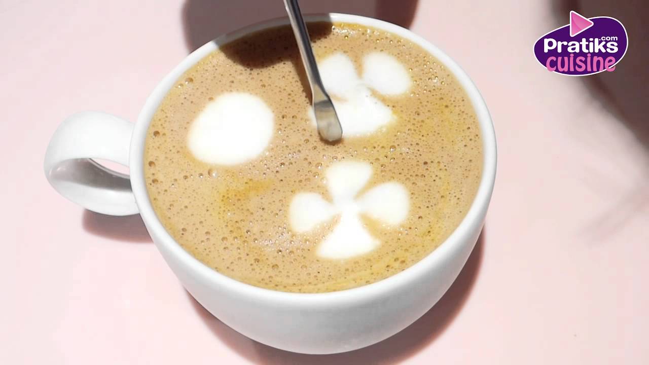 Les Techniques De Barista Comment Dessiner Des Fleurs Sur La Mousse De Lait