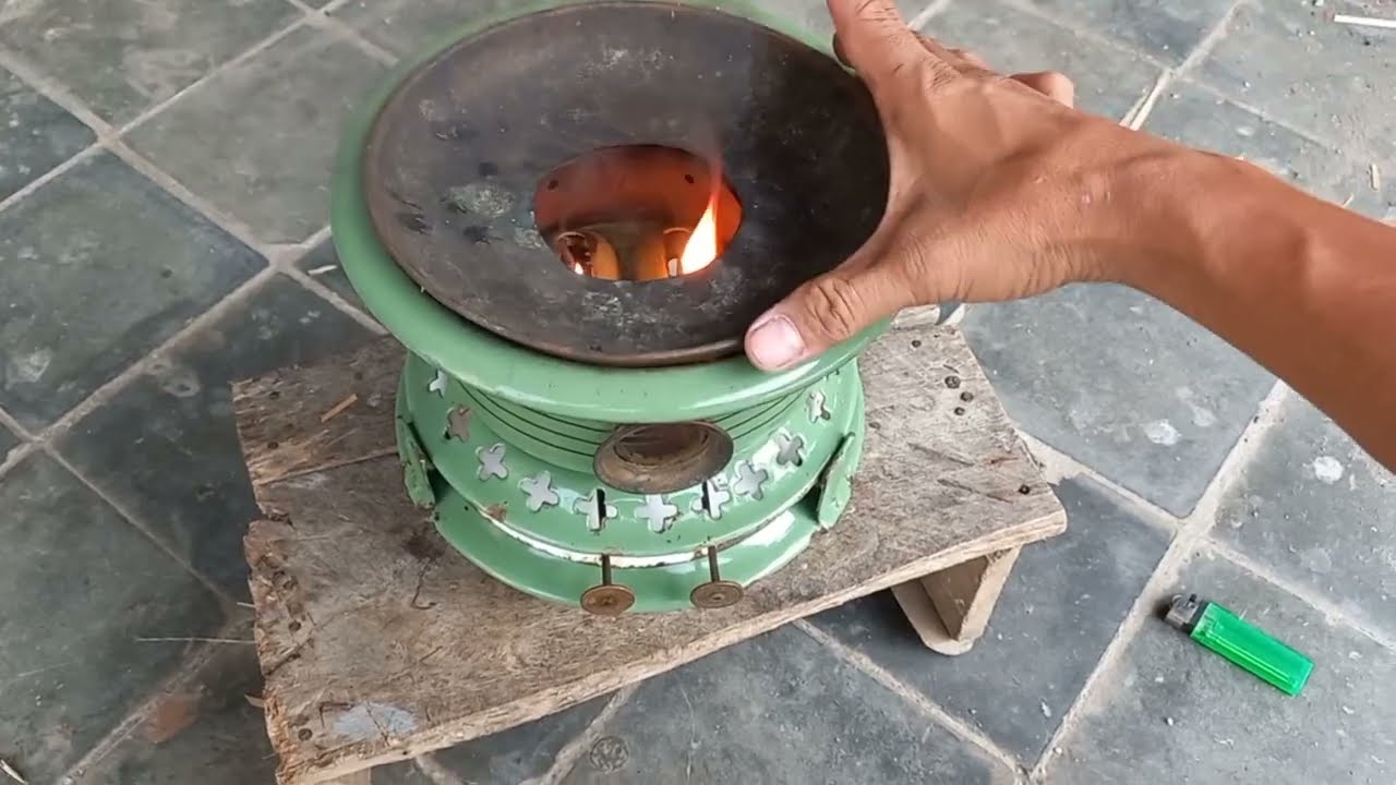 Cara Menyalakan Kompor Minyak Enamel buatan Belanda | kompor jadul
