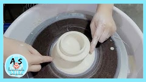 Throwing Lids off the Hump @Pottery101 pottery video