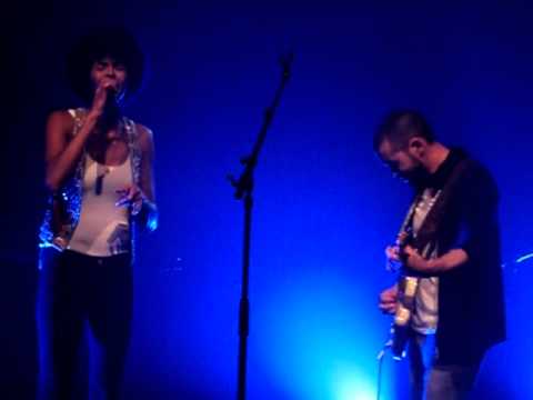 Putar Julia - Ayọ