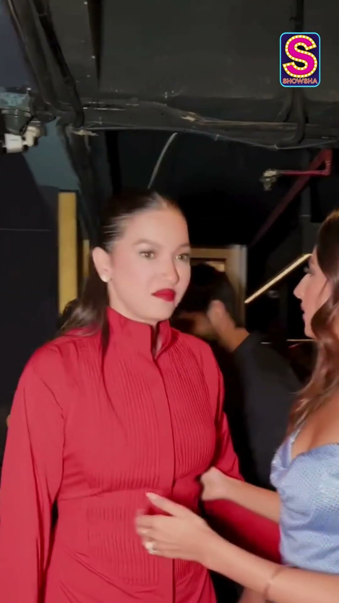 #christams Isha Malviya, Gauahar Khan, and Ayesha Khan Slay in Stunning Red Outfits | N18S