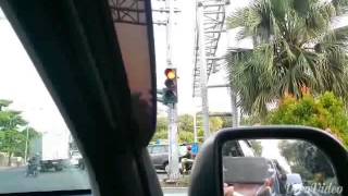 Bahasa Jawa Suroboyo di Lampu Merah