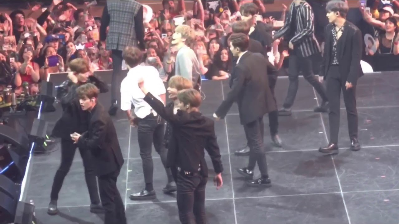 SEVENTEEN 세븐틴 Day 2 in NY 2019.07.07 Adore U 아낀다 + VERY NICE 아주 NICE [HD fancam 직캠]