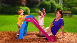 Your little one will be ready for outdoor fun and relaxation with the KidKraft Double Chaise Lounge by KidKraft. When the weather 