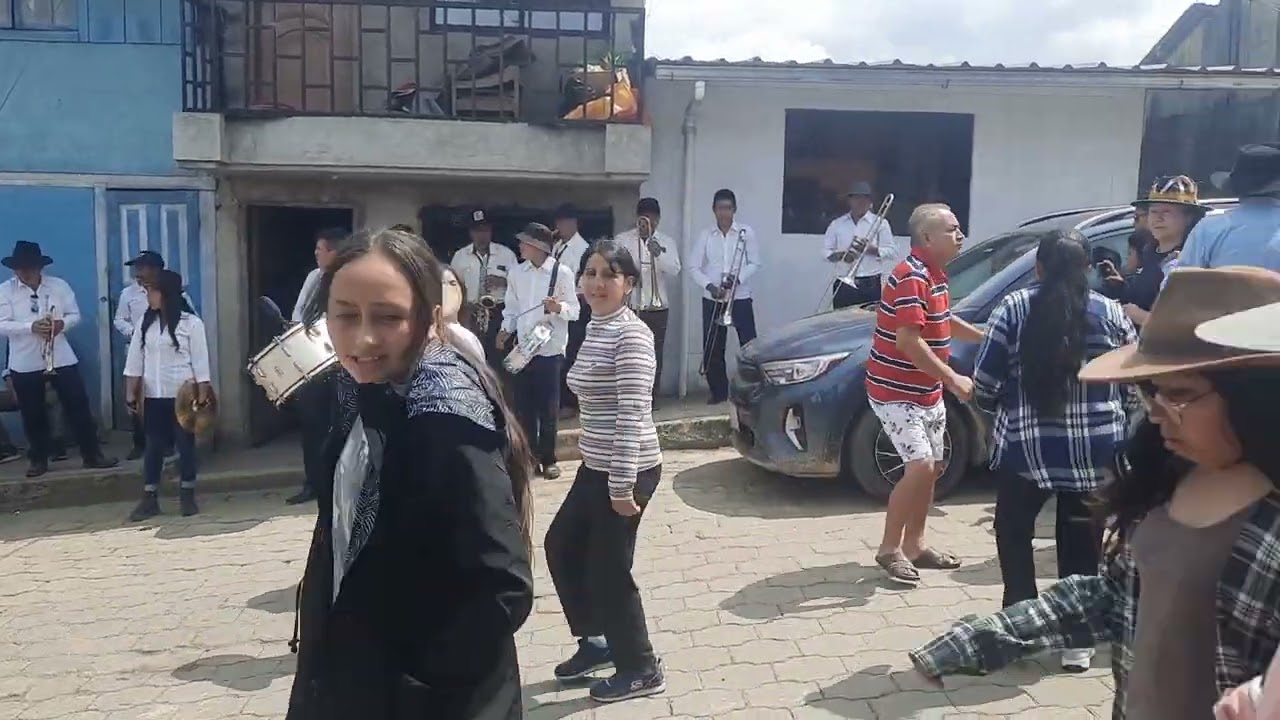 whatsapp 0994902213 .Banda rayos del sol en pinllopata 2023