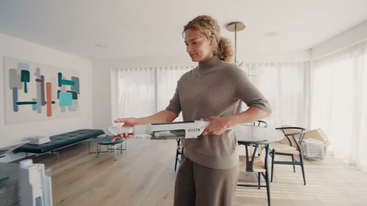 Nilfisk Move with Docking Station - Accessories Comb Brush and Crevice Nozzle