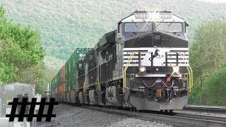 Railfanning at Roundhouse Rd 6 Track Railroad Crossing in Lewistown, PA with Norfolk Southern Trains
